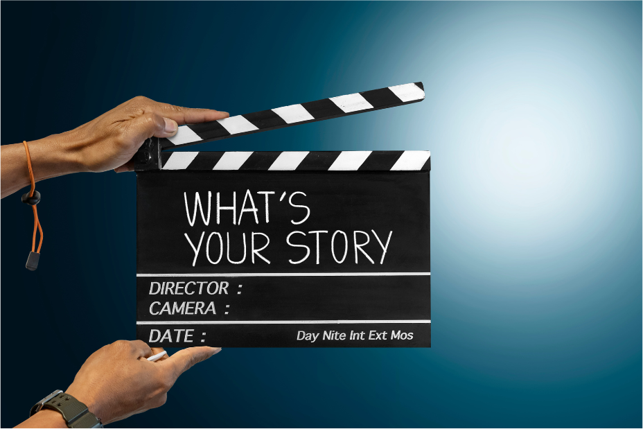 Clap de cinéma avec l'inscription 'What's Your Story', symbolisant le storytelling pour le concours 'Crée ton Influenceur Virtuel